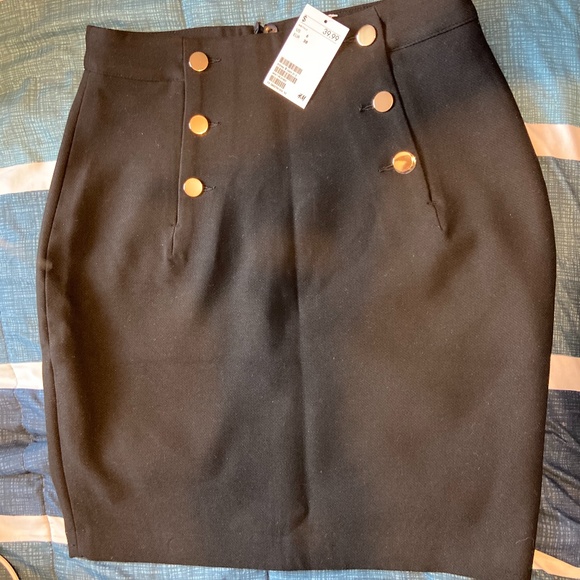 H&M black short skirt - Size 6 - Picture 1 of 3